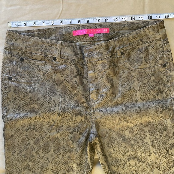 Tinseltown Snake Print jeans matalic sheen , never worn . - Picture 6 of 10